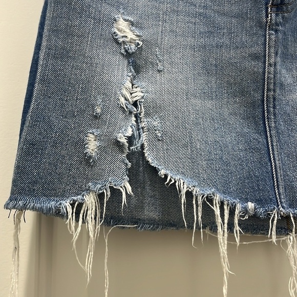 Pistola Denim Light Wash Distressed Mini Skirt Sz 27 - Picture 2 of 7